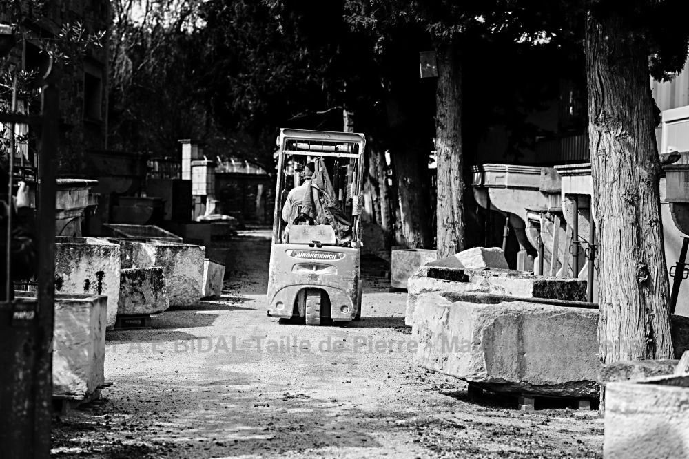 Matériaux Anciens en Porvence Alain BIDAL ǀ Foires Internationales de la Brocante 2018.