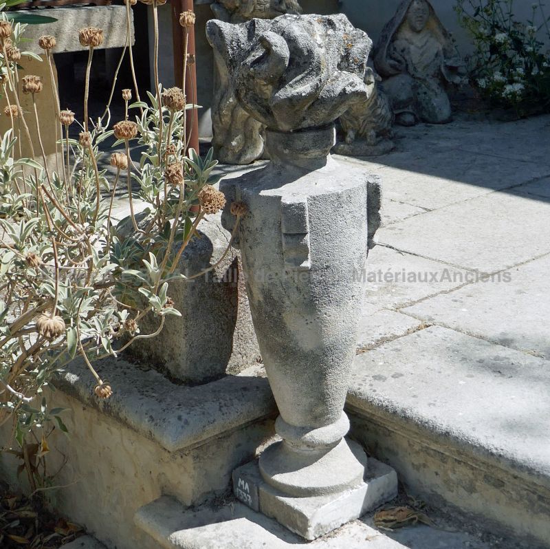 Magnifique pot à feu pour pilier ancien de style baroque - vendu par lot de 2.