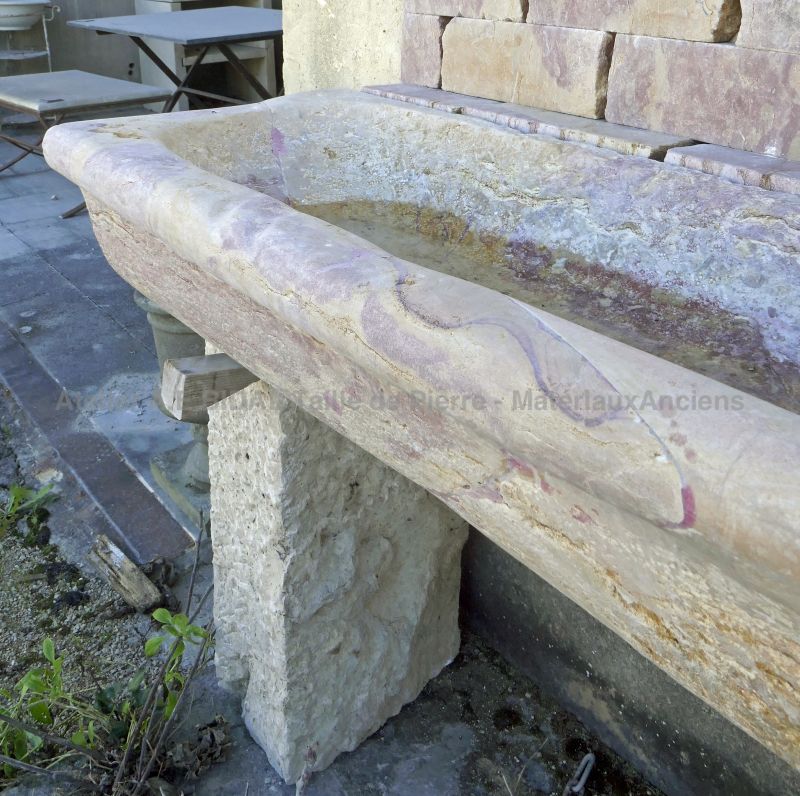 Long old-fashioned stand-alone sink for an authentic summer kitchen : Alain BIDAL, Antique Materials in Provence