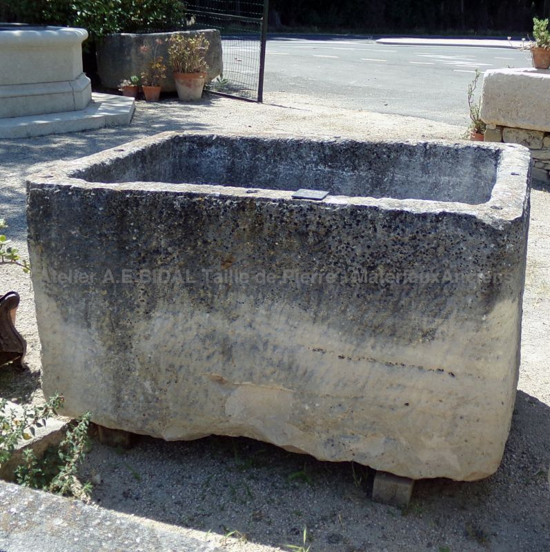 Antique stone trough : ideal as a water feature or planter - Atelier Alain BIDAL (Provence)