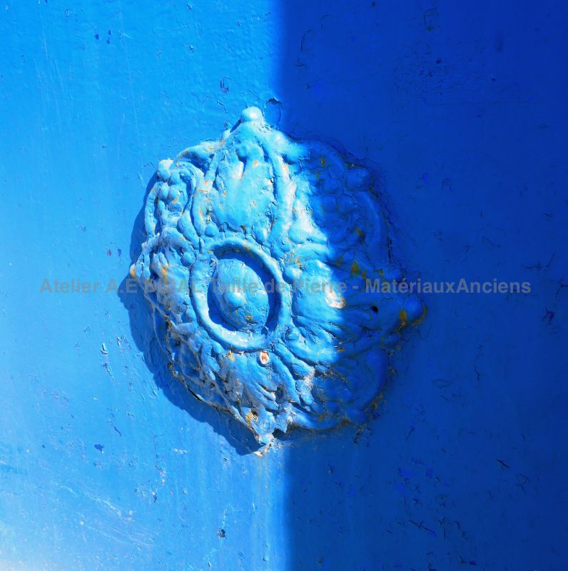 Antique gate with two doors in wrought iron - beautiful reclaimed gate in wrought iron painted in blue.