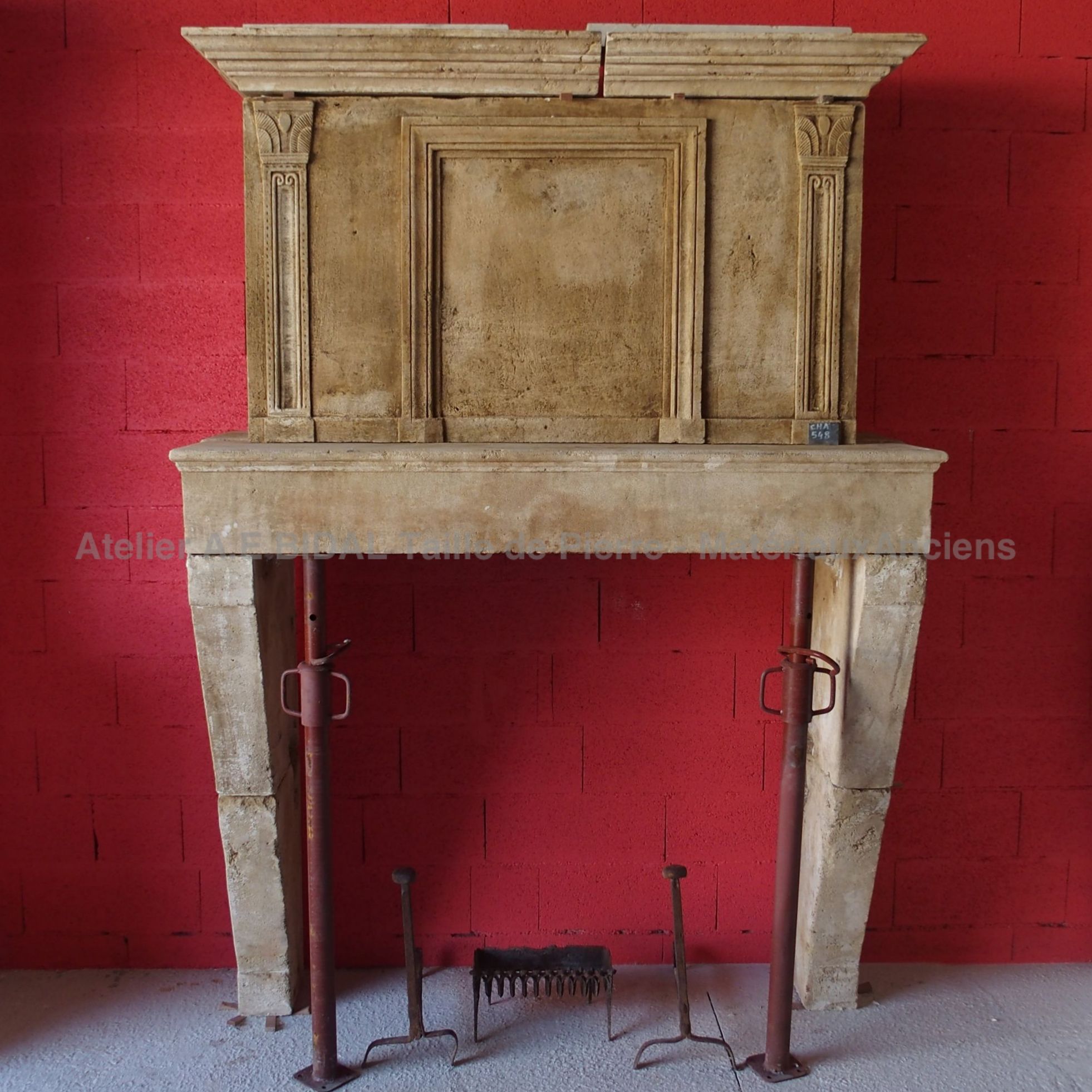 Belle cheminée ancienne - cheminée rustique 17ème.