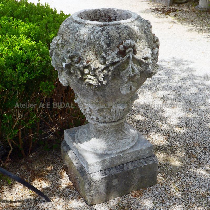 Hand-carved vase in weathered-by-time stone - Atelier Alain BIDAL (Provence)