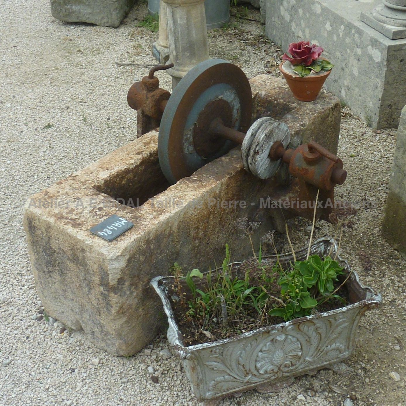 Meule ancienne - une meule d'époque industrielle.