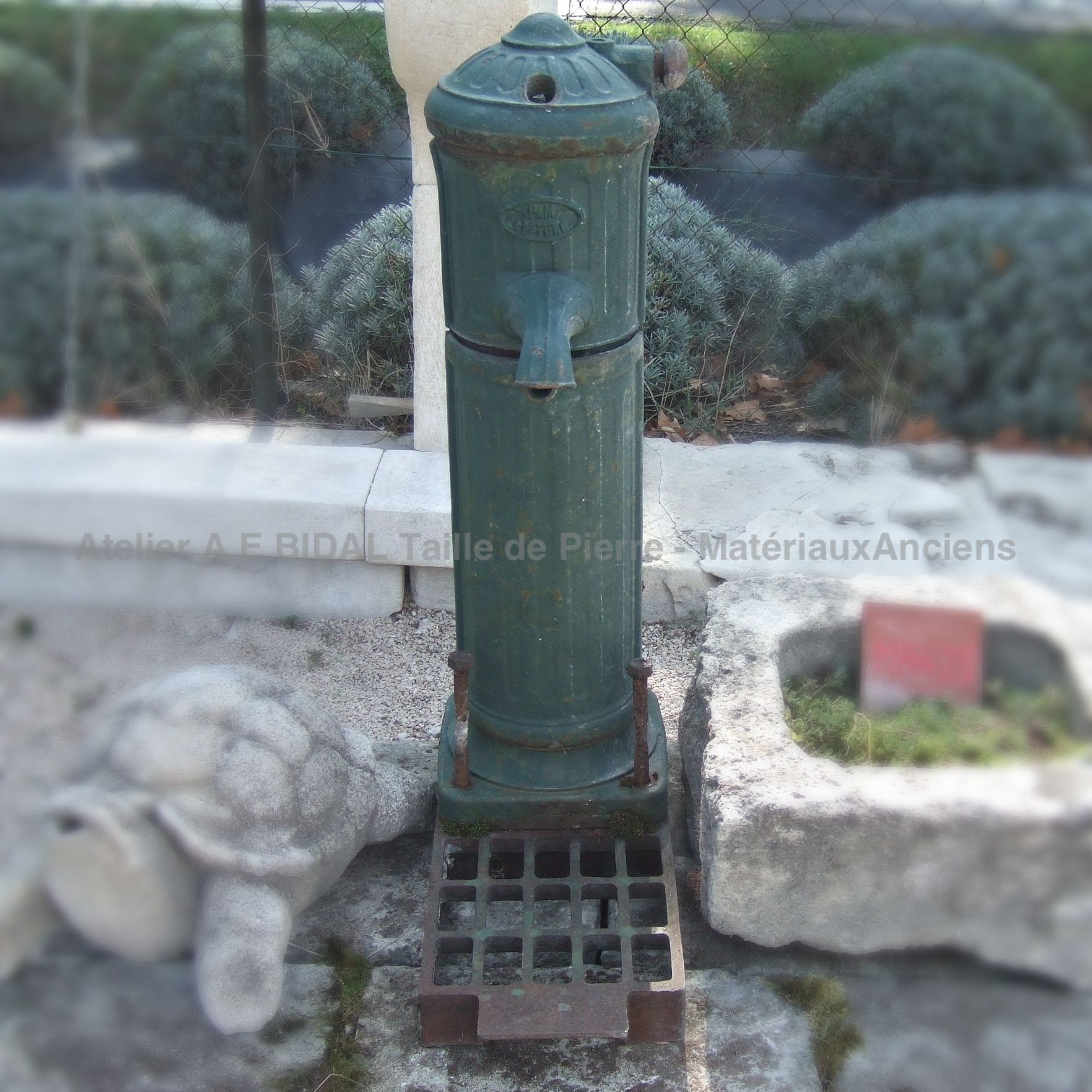 Manual pump 80cm height - old pump for vegetable garden.