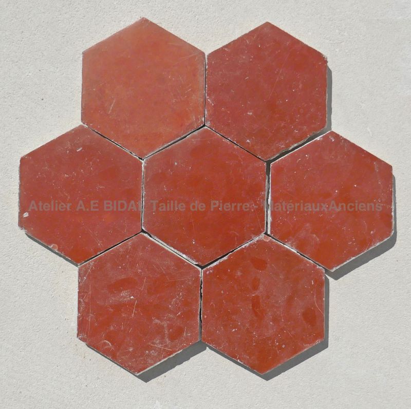 Tomette provençale rouge : anciennes tomettes 12x12cm en terre cuite rouge par Alain BIDAL