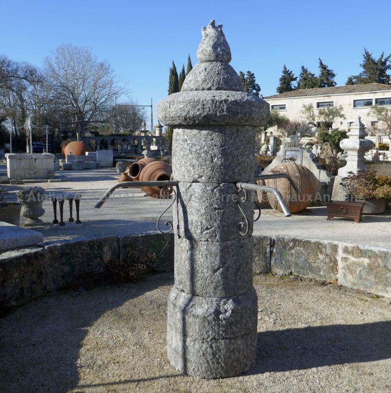 Colonne en pierre pour fontaine ou bassin - Atelier Alain BIDAL