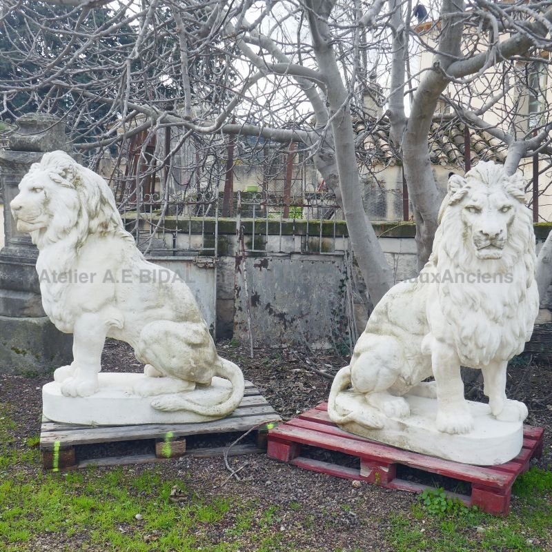 Belle sculpture ancienne représentant un lion - la paire - Atelier Alain BIDAL (Provence)