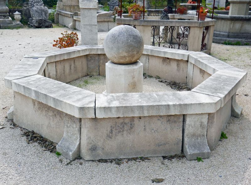 Bassin en pierre pour aménagement extérieur ǀ Bassin en vente chez les matériaux anciens Alain BIDAL