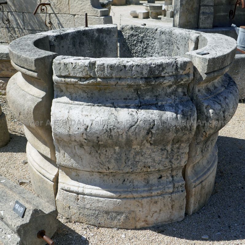 Antique stone well - Garden decoration by Atelier Alain Bidal in Provence