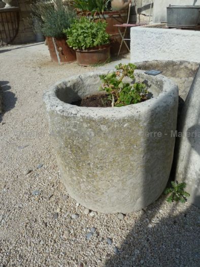 Bac à fleurs ou jardinière en pierre ** VENDU