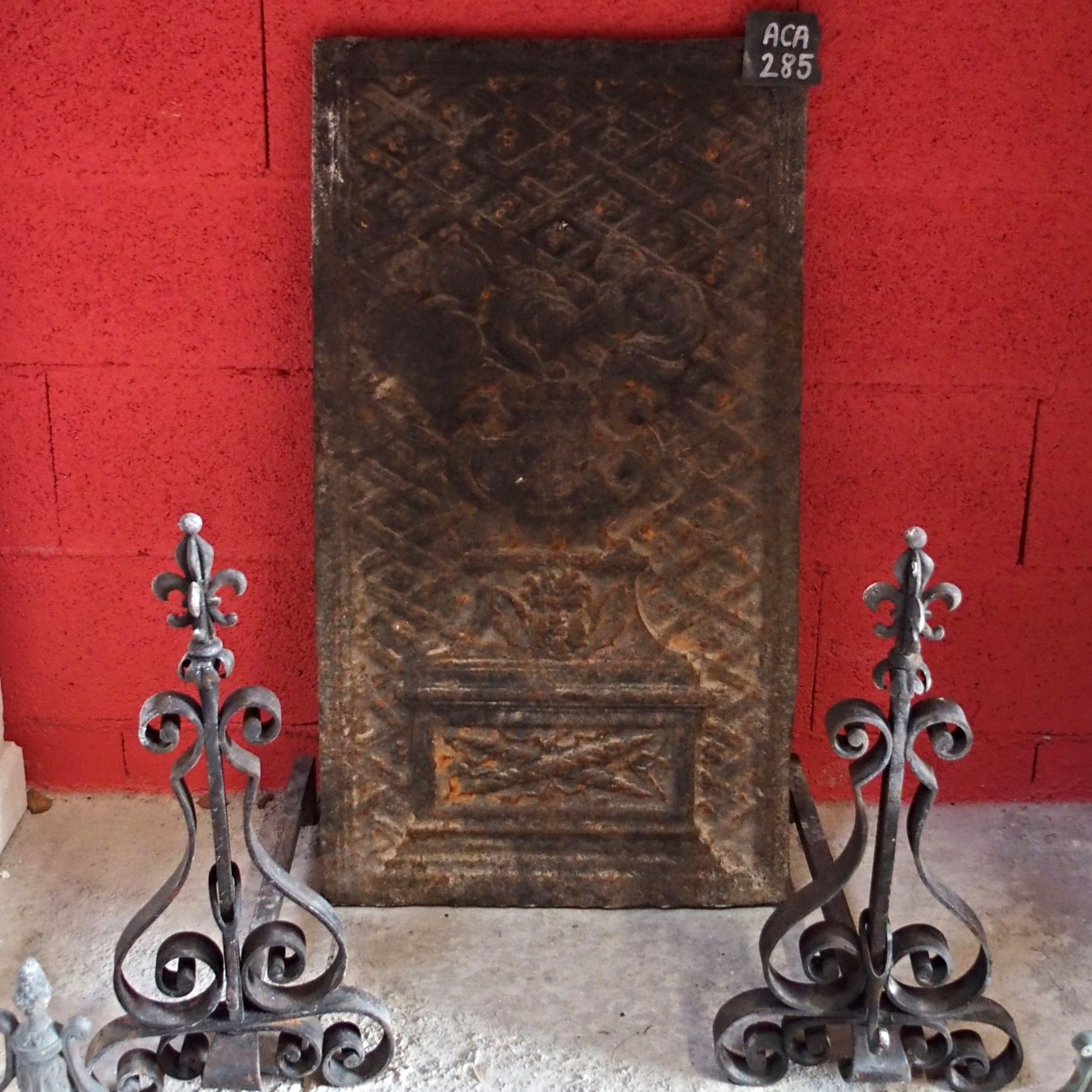 Anciennes plaques de cheminée en fonte - Matériaux Anciens Alain Bidal