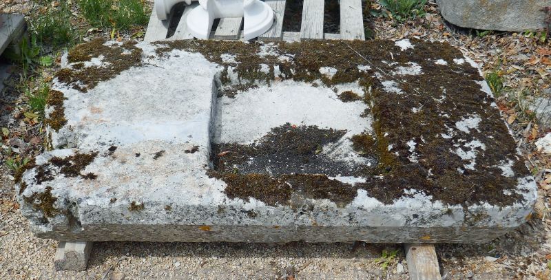 Beautiful old Provencal-style stone sink by The Antique Materials in Provence Alain BIDAL